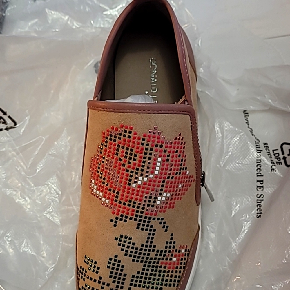 Shoe